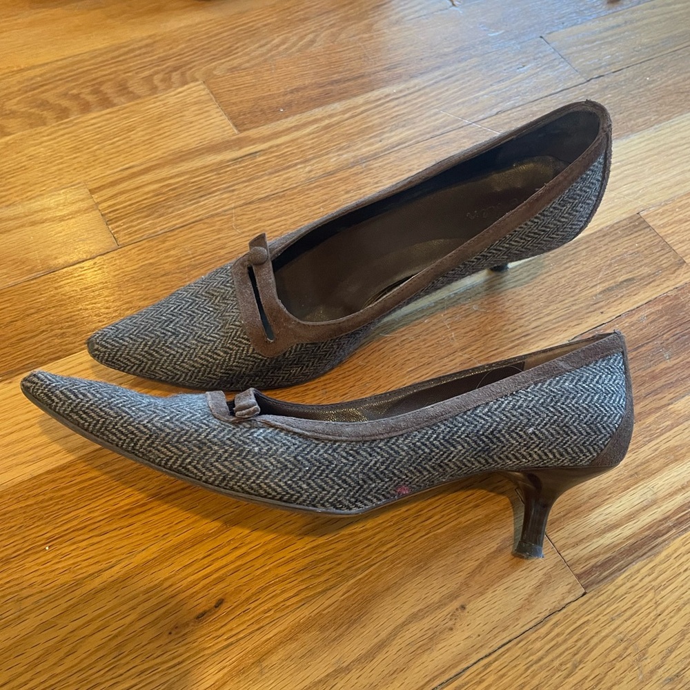 Boden herringbone and sieve kitten heel pumps
